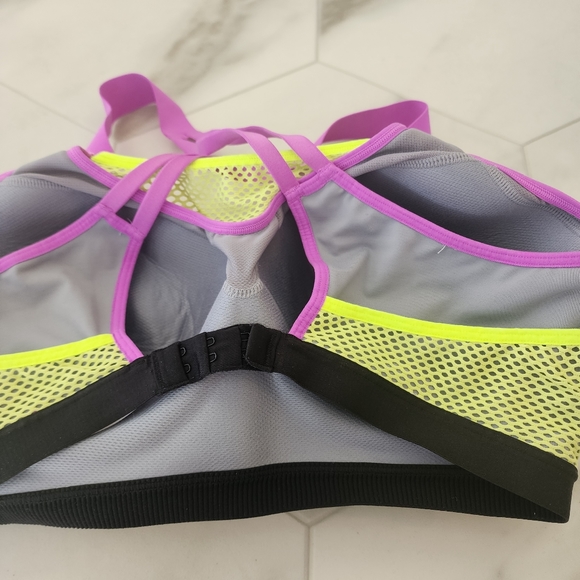VX Victoria Secret CUTEST EVER STRAPPY SPORTS BRA, Size 36DDD ♥️🩵 - Picture 6 of 16